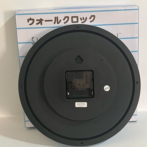 Sumikko Gurashi 2021 Wall Clock - Picture 3 of 10